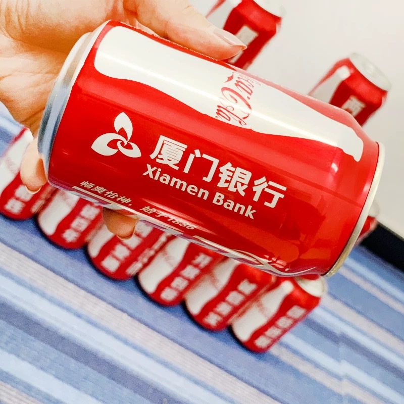 Hangzhou Customized Coca-Cola Cans with Engraving and Printing Logo Event Gifts Have a Good Start and the Company Opens for New Year's Housewarming