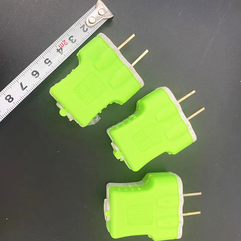 Green secondary plug T-shaped plastic anti-fall plug a yuan a Jianghu stall supply