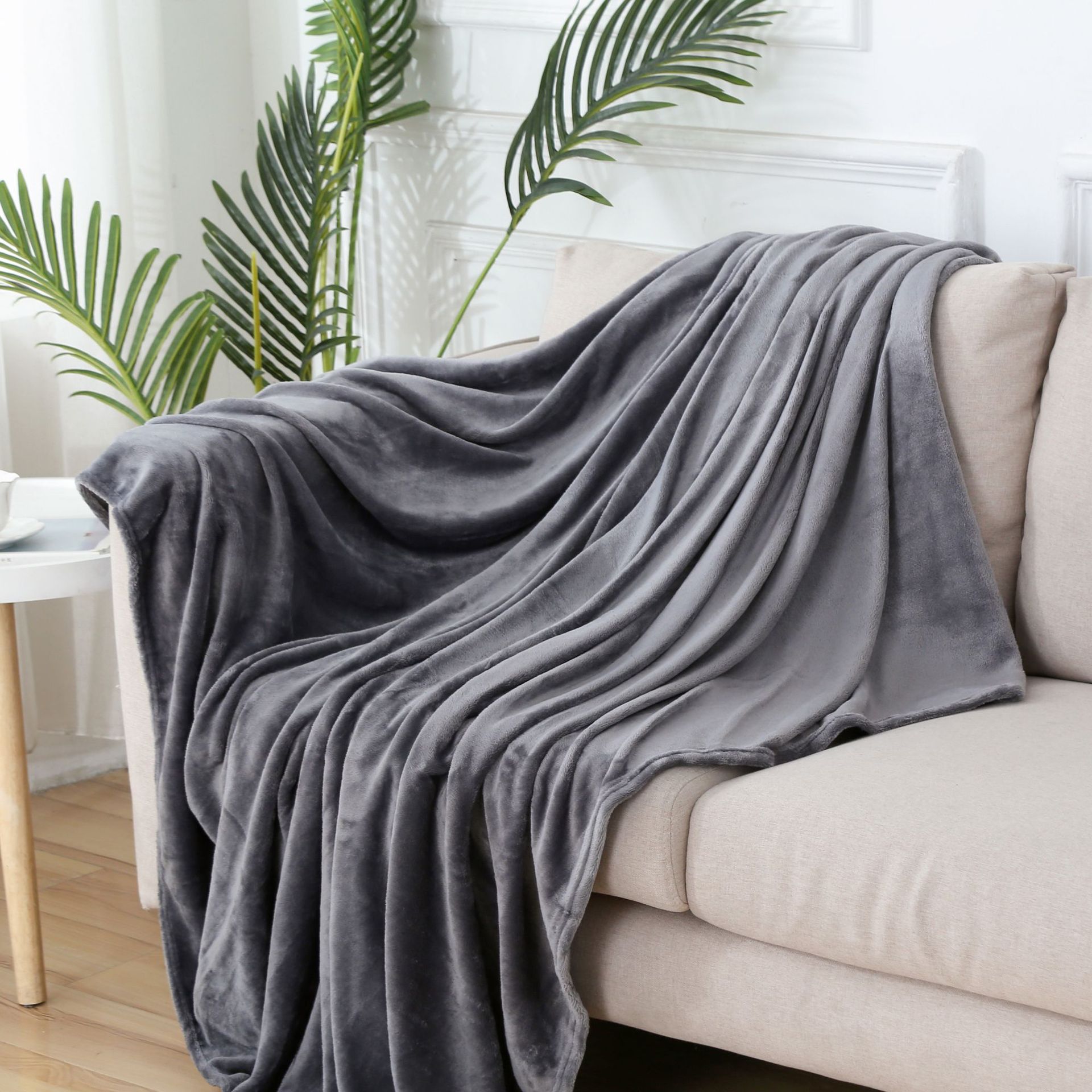 Amazon Solid Color Blanket Flannel Blanket Coral Fleece Blanket Faleirong Gift Blanket Air Conditioning Blanket Wholesale Group Purchase