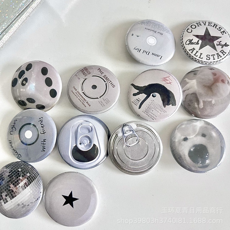 High-value Japanese abstract pop can small yum hand book decoration 25mm mini hand account yum cute badge