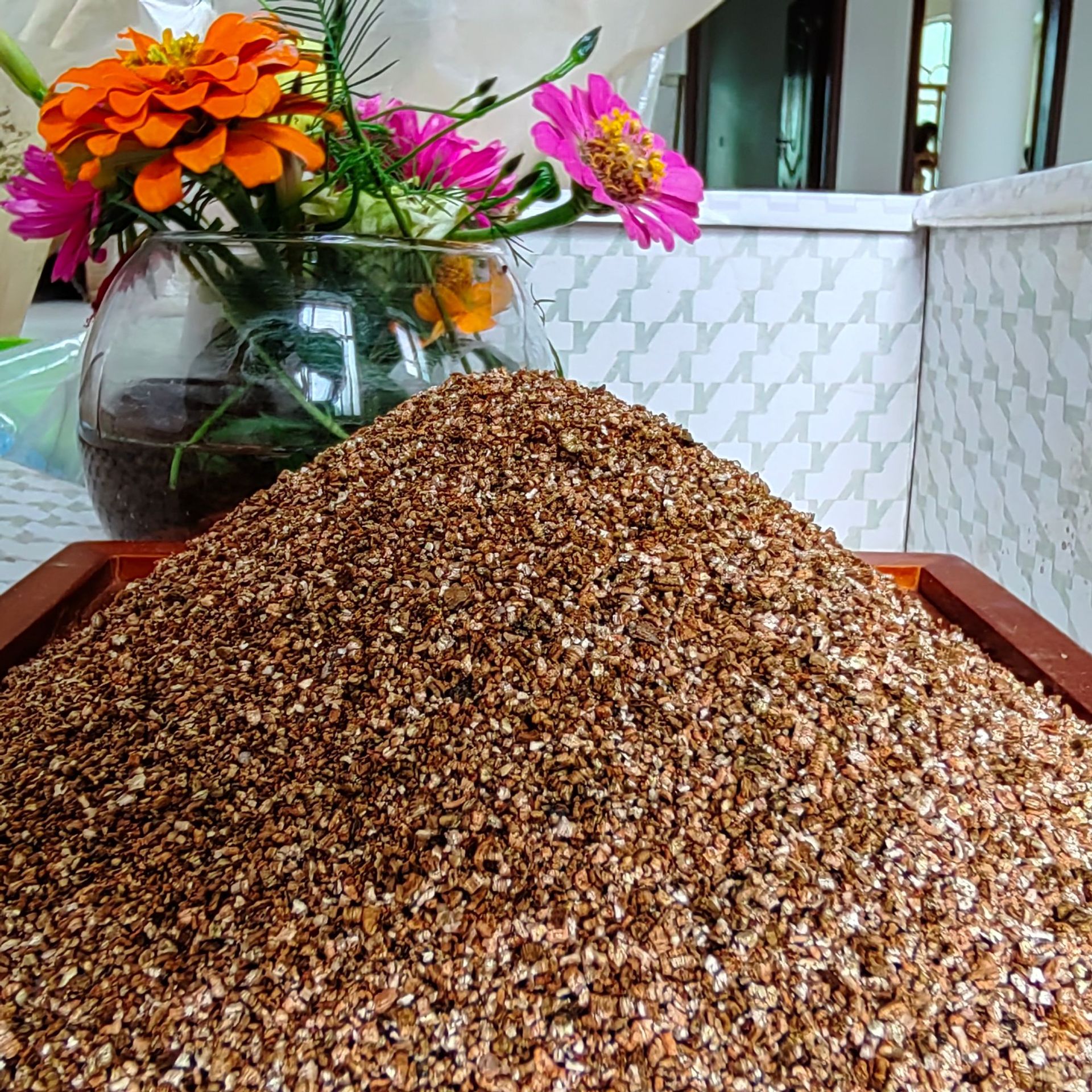 ЗолотойExpanded Granular Vermiculite Spot Vermiculite для цветочного выращивания Теплый детский обогреватель Наполнитель Vermiculite Порошок белый Vermiculite Vermiculite