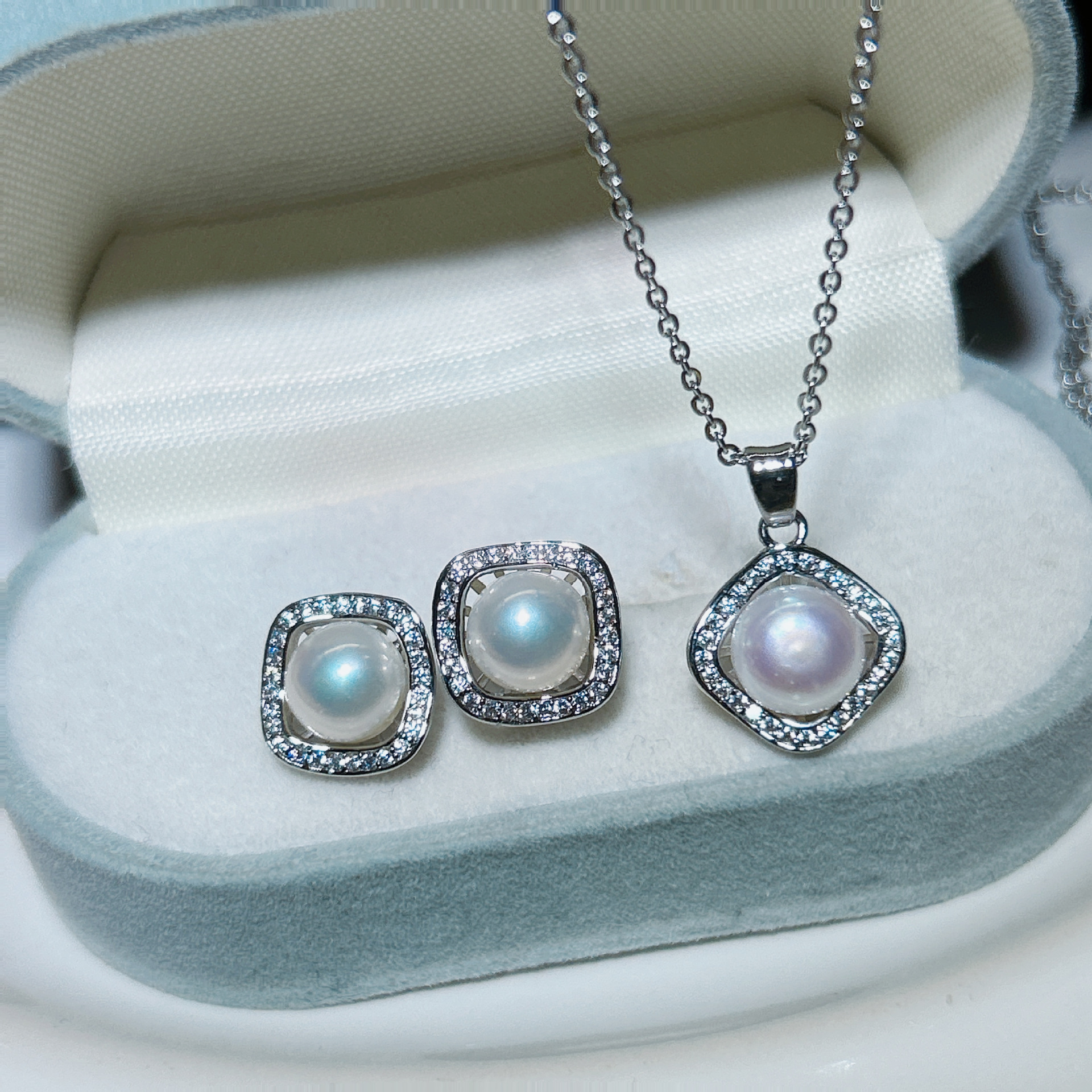 Natural Freshwater Pearl Set for Women, Versatile Clavicle Chain, Small Fragrance Star's Same Style Pendant, Earrings and Ring Three-Piece Set