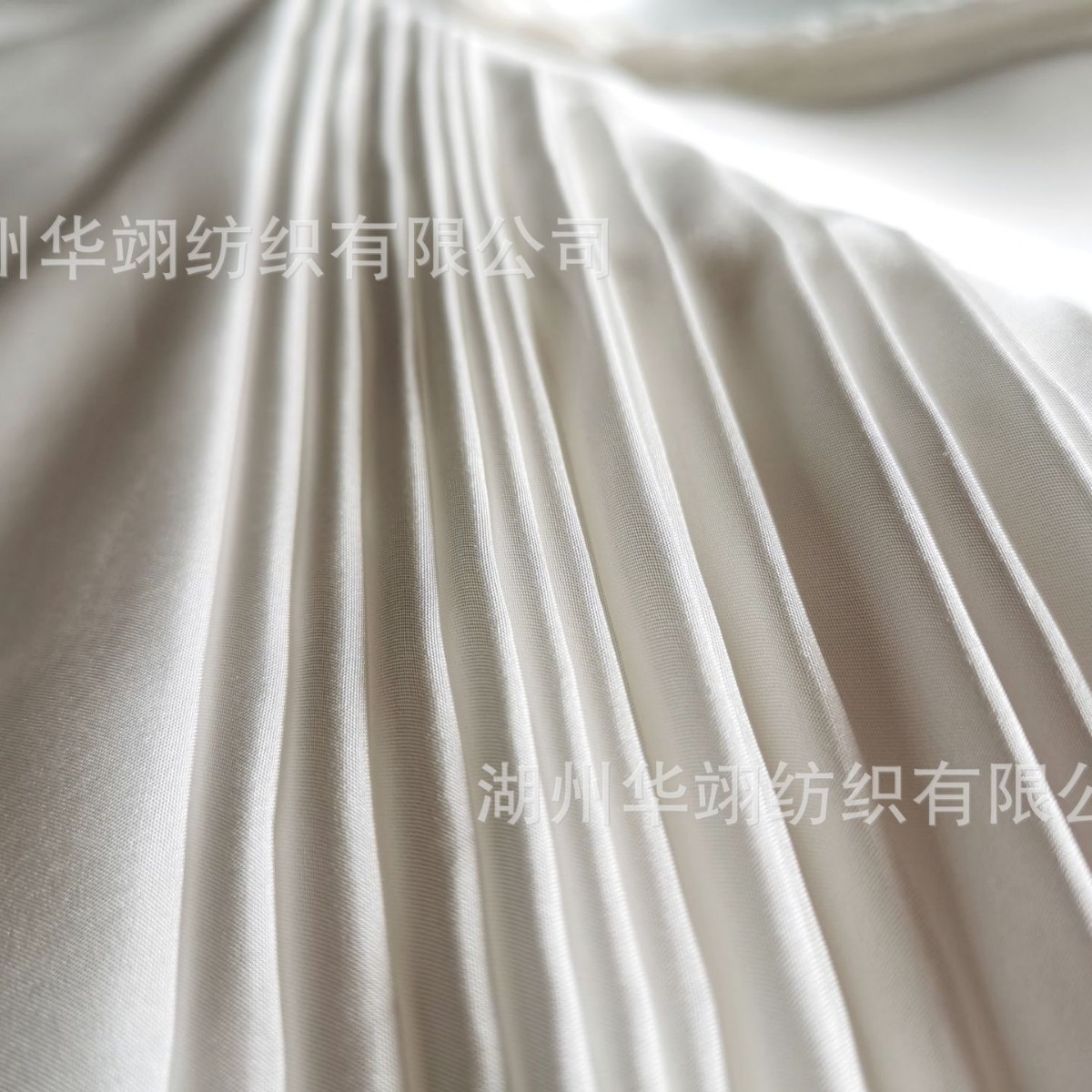 Silk power spinning 15 MMI 114 door width mulberry silk long towel fabric Xiangyun yarn base fabric manufacturers in stock