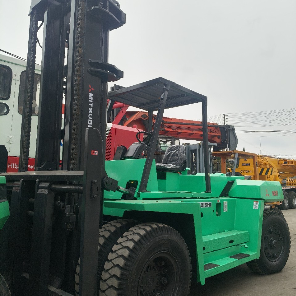 Selling Different Brands of Large and Small Second-Hand Forklifts to the Outside World All the Time at Low Prices
