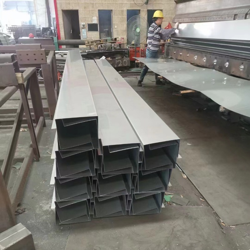 Manufacturer Sells 304 Roof Drainage Trough U-Shaped Rainwater Trough 304 Gutter with Fixed Length and Complete Welding Specifications