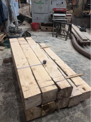 Chengdu Chongqing Shipyard Dock Pier Hardwood Perforated Iron Hoop Fender Anti-Corrosion Wood Mining Rescue Timber Mine Wood