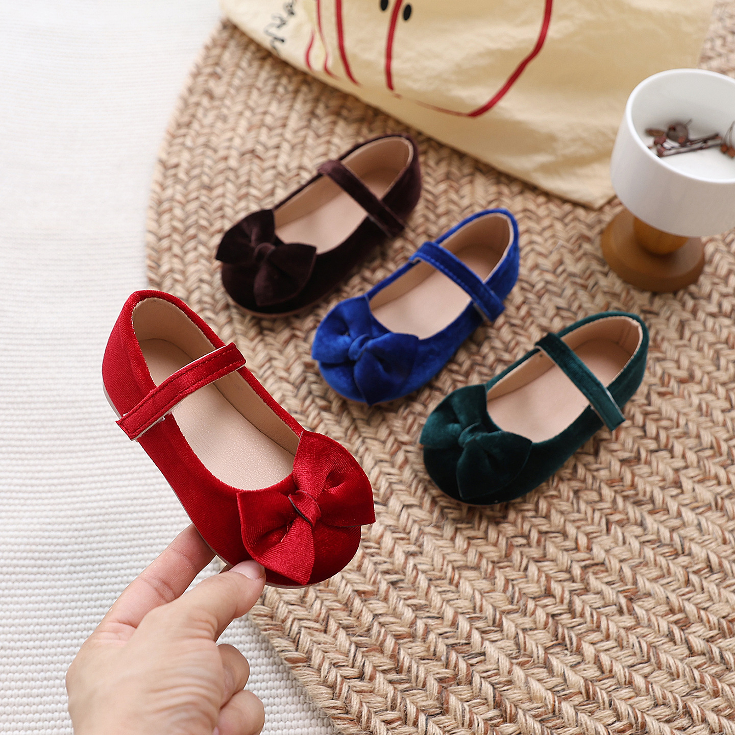 New Spring & Fall Girls' Flats, Princess Shoes, Bow-Knot Flats, Medium and Large Children's Bean Shoes, Dancing Shoes