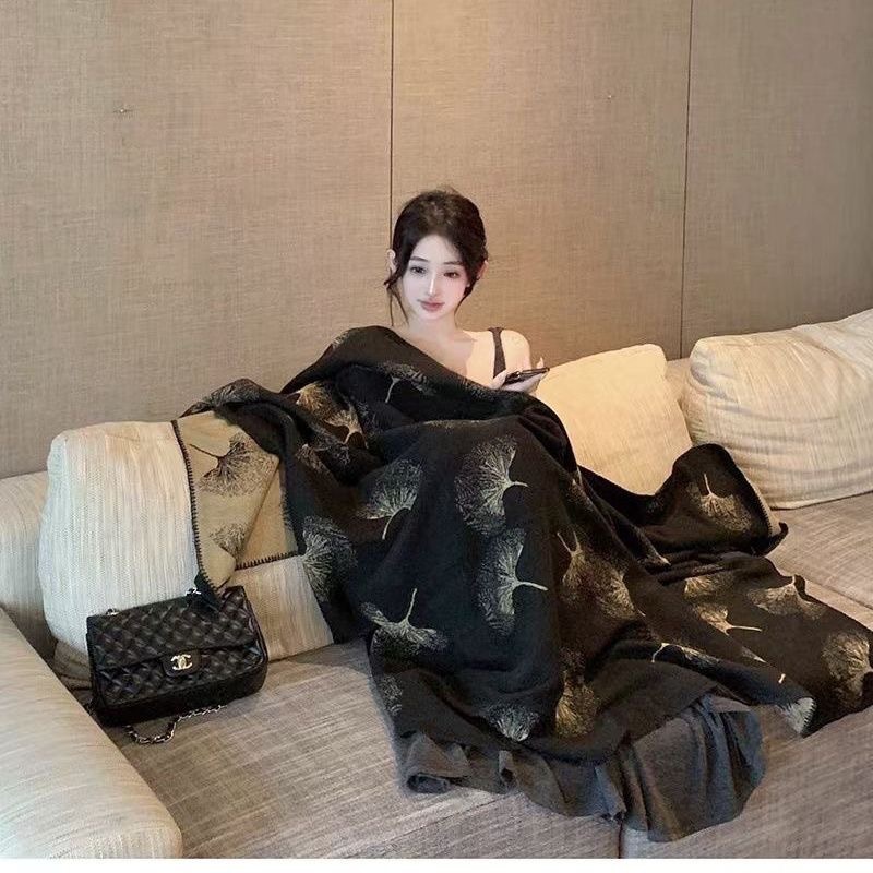 Apricot Leaf Travel Shawl for Women, High-End Cape, Artistic Slit Oil Painting Cape, Double-Sided Shawl for Warmth