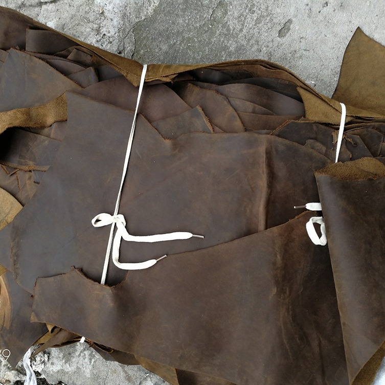 Special offer 1.6-2.2mm thick first layer oily Crazy Horse leather broken leather corner material DIY handmade leather material