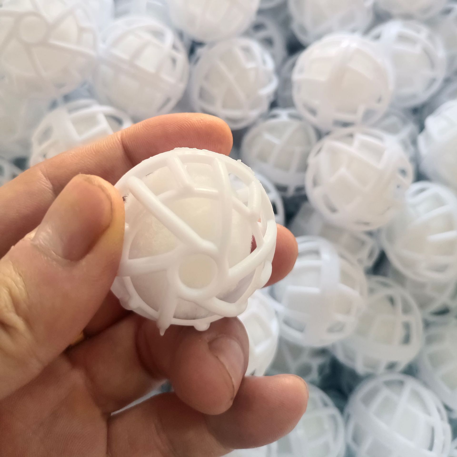 Fish tank filter material filter ball ceramic ring biochemical ball bacteria House drip box bacteria digestion magic ball