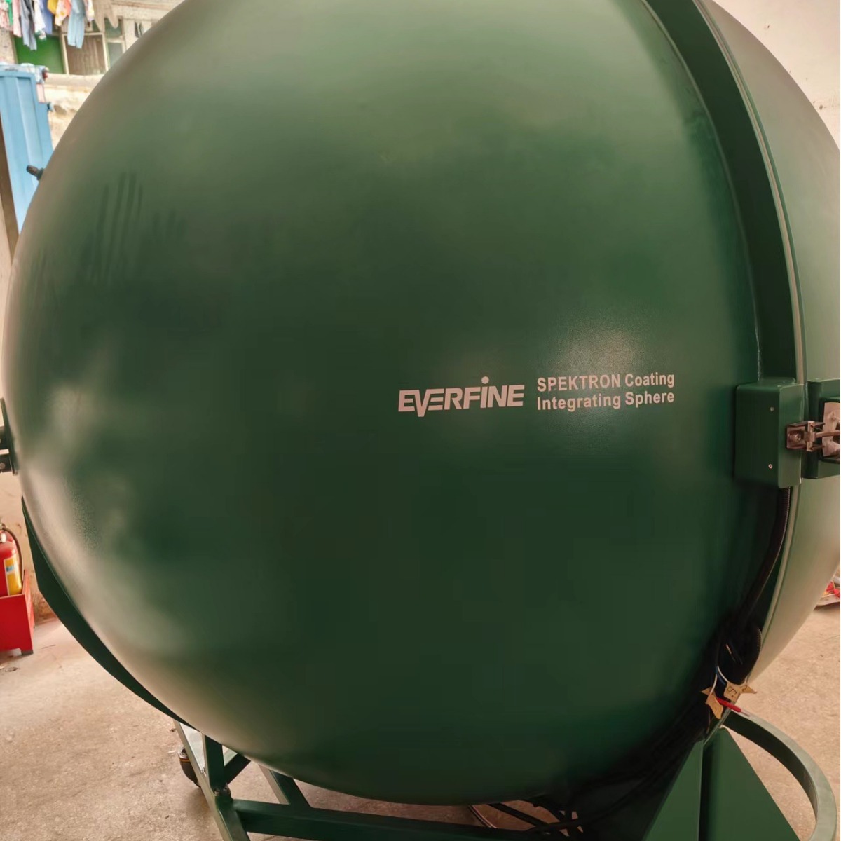 Distant SP-20 Phyto Lamp Points Ball, 9.9 into a New. Plant SPectrum Photosynthetic Radiometer.