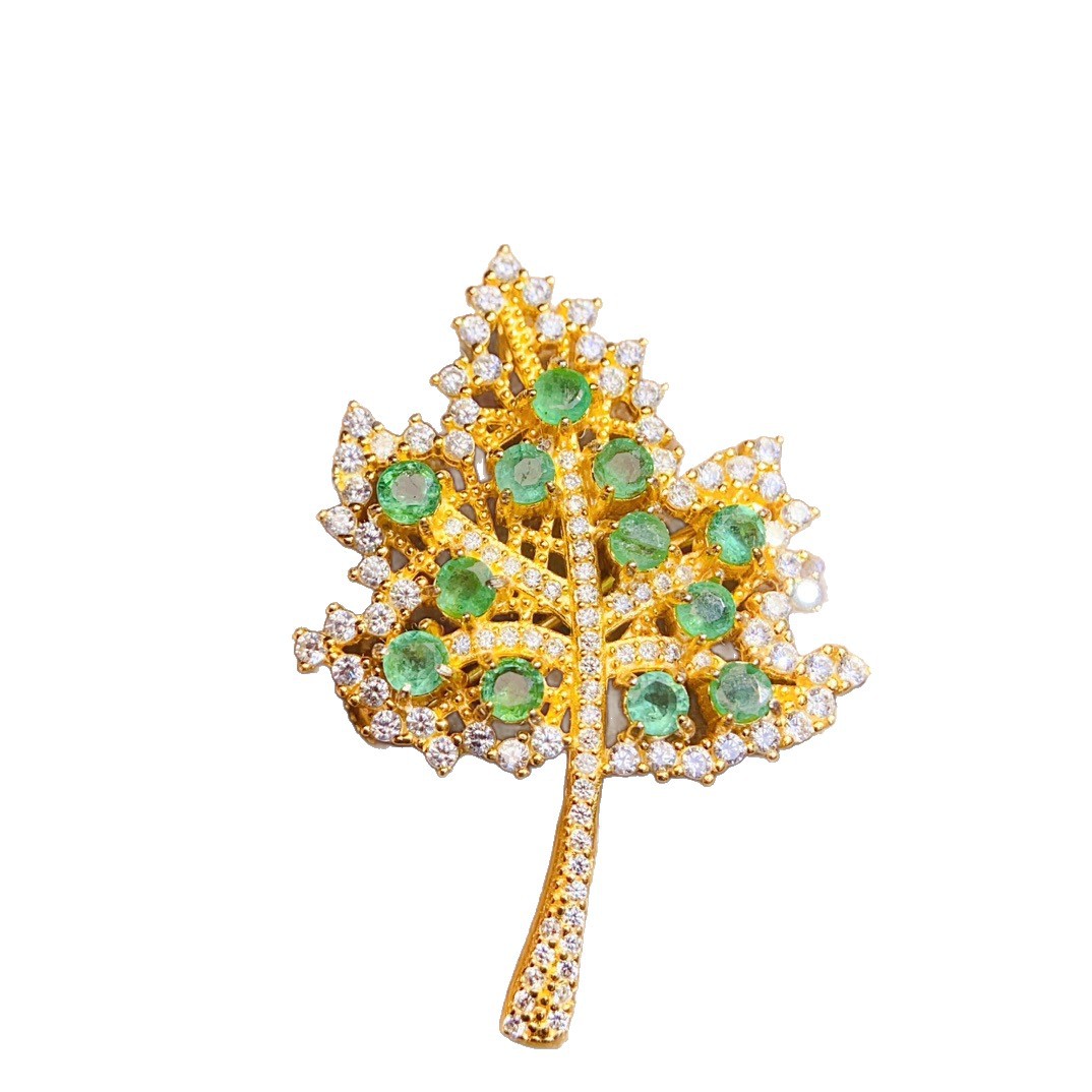 Factory Wholesale Popular Natural Emerald Brooch S925 Silver Inlaid Main Stone 3*3 Hot Selling European and American Dropshipping