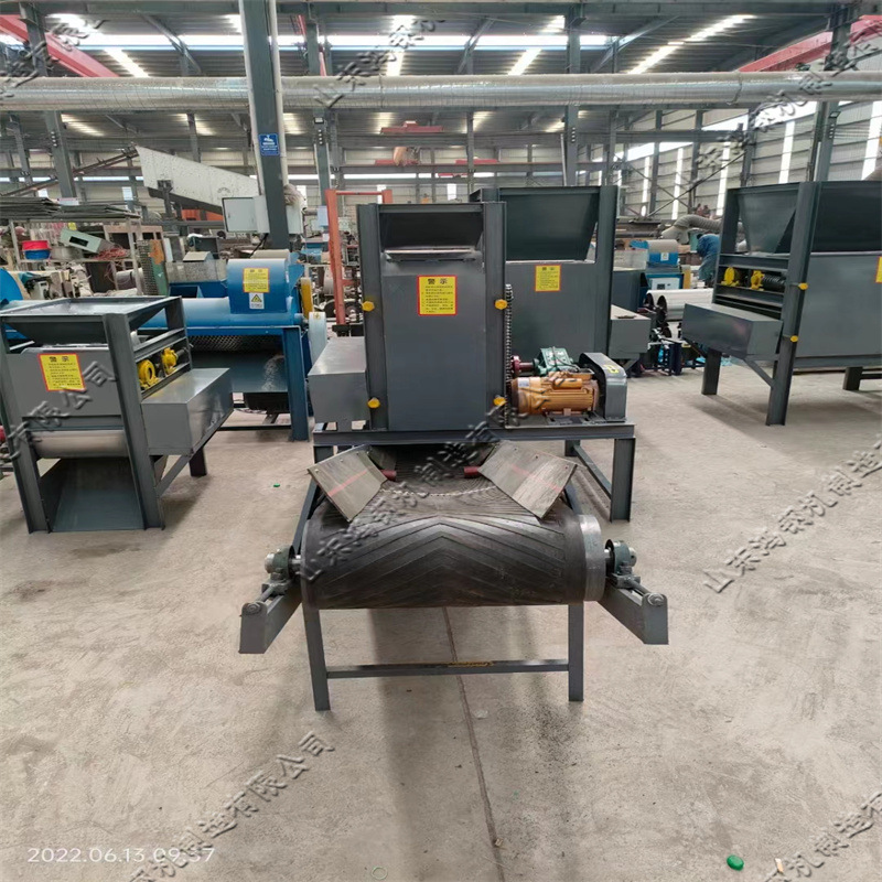 Small Can Flattening Machine Aluminum Can and Iron Can Flattening Equipment Scrap Metal Beverage Bottle Flattening Machine