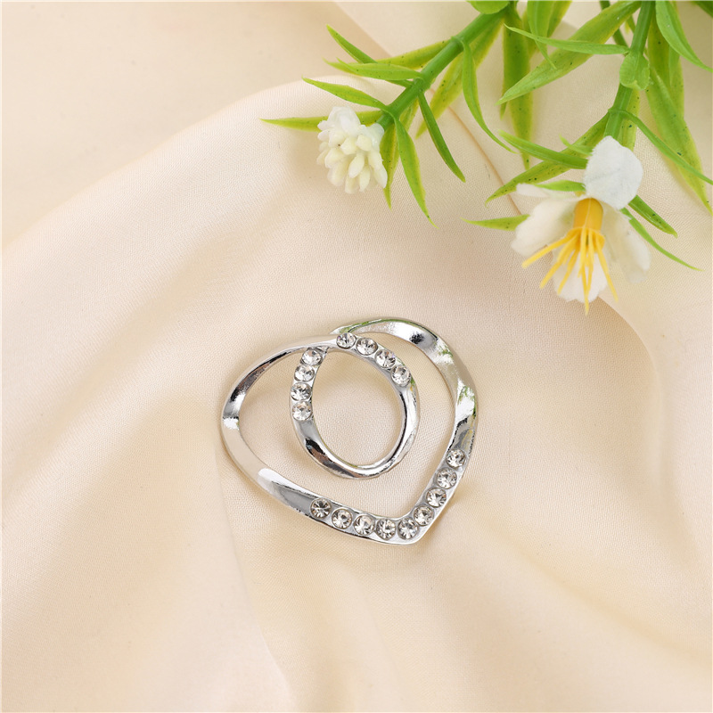 Cross-Border Popular Metal Corner Knot Buckle with Pearl and Diamond Inlay, High-End Silk Scarf Decorative Buckle