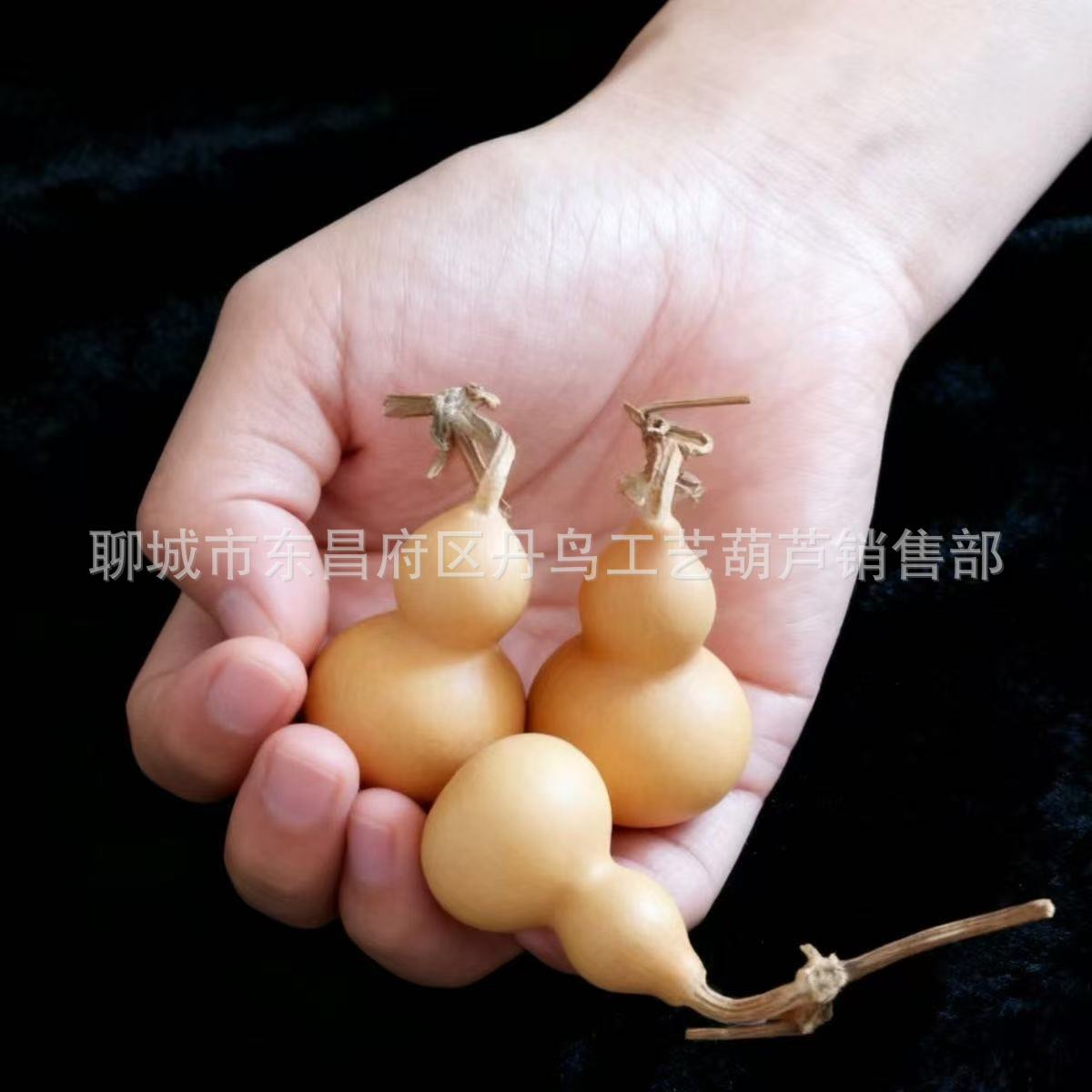 Factory Direct Sales of Hand-Twisted Gourd-Shaped Small Natural American Gourd Pendants, Ornaments, and Crafts Wholesale