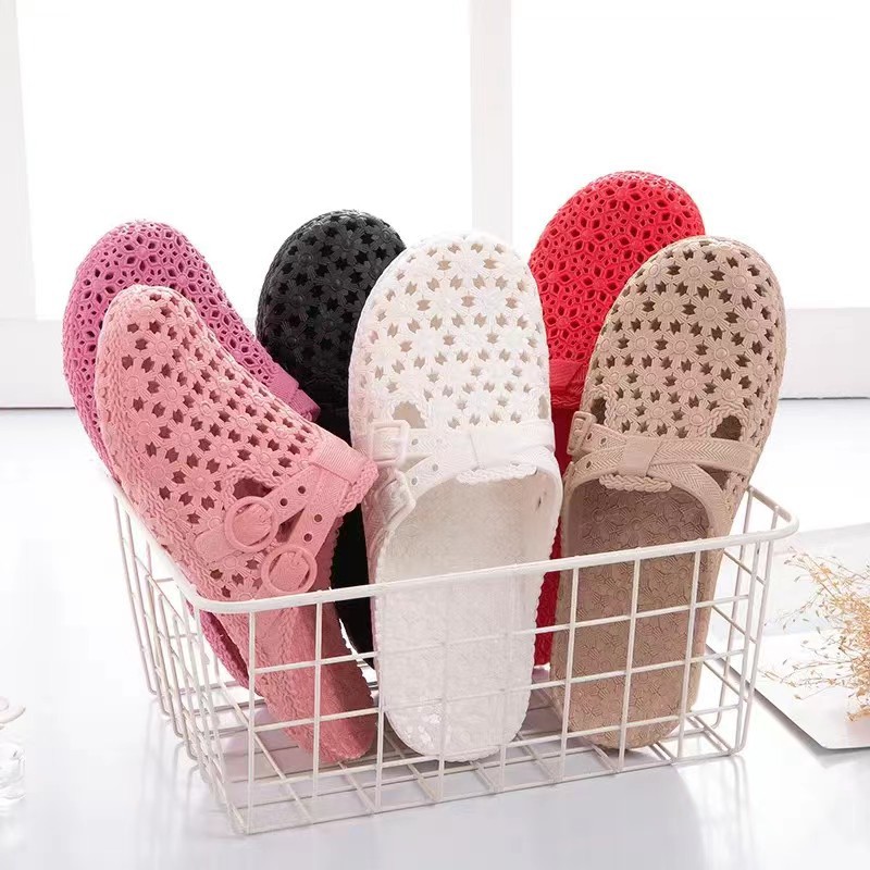 In-Stock Women's Summer 2024 New Sandals, Non-Slip Home Beach Maternity Closed-Toe Clogs Slippers for Women