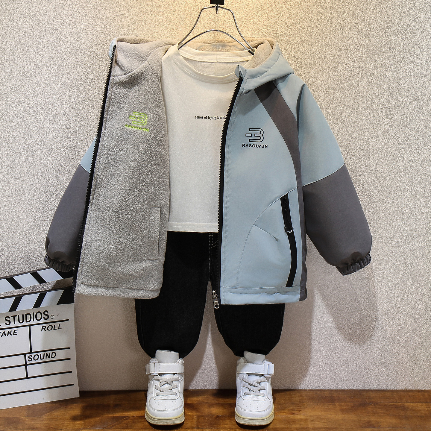 Boys' Autumn and Winter Fleece-Lined Reversible Jacket 2025 New Children's Windbreaker Spring and Autumn Coat for Older Children Reversible