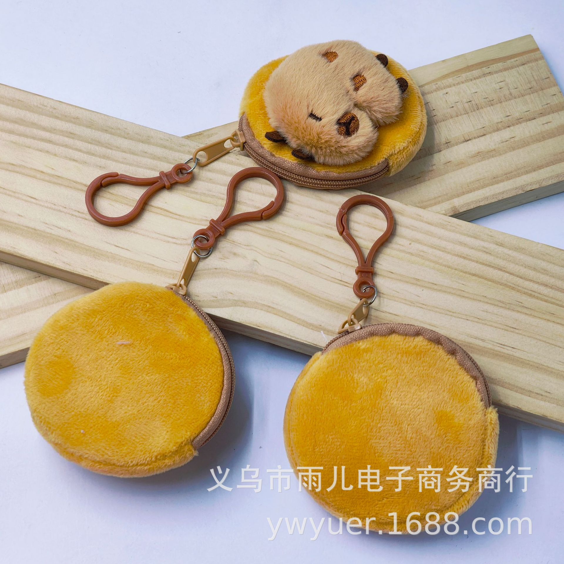 Creative new cartoon card Pibala plush capybara coin purse mini bluetooth headset storage bag schoolbag pendant