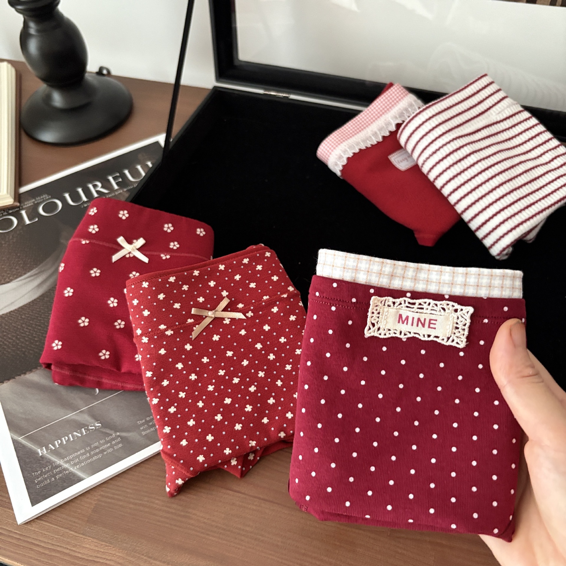 2025 Zodiac Red Collection Family Portrait Full Scene Classic Red Combination Girls Underwear Festive Red Underwear