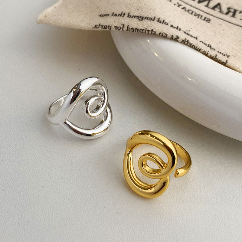 Korean Style Simple and Fashionable Metallic Hollow Love Open Ring Niche Design Light Luxury Versatile Jewelry