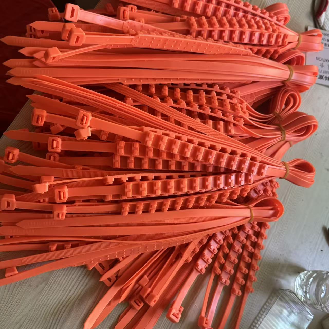 Special Anti-Skid Chains for Cars That Do Not Damage Tires, Off-Road Vehicles, Suvs, Vans, and Sedans, Universal Snow Tire Chains