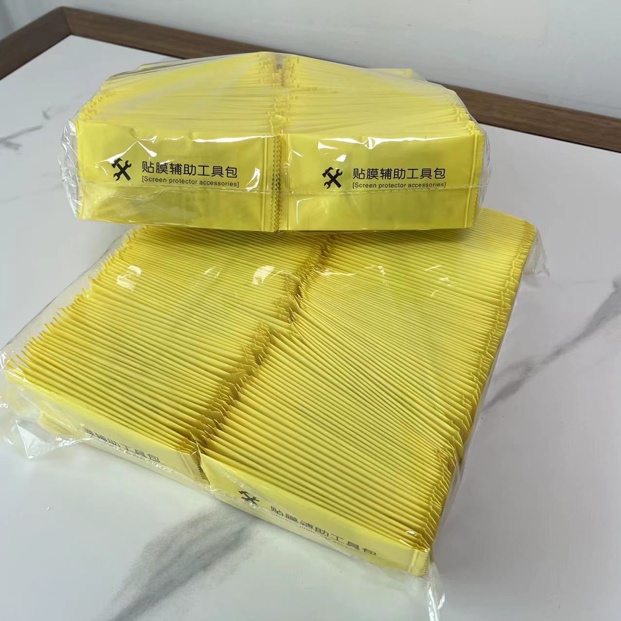 Mobile phone film cleaning three-piece set of alcohol bag dust removal paste kit film auxiliary kit