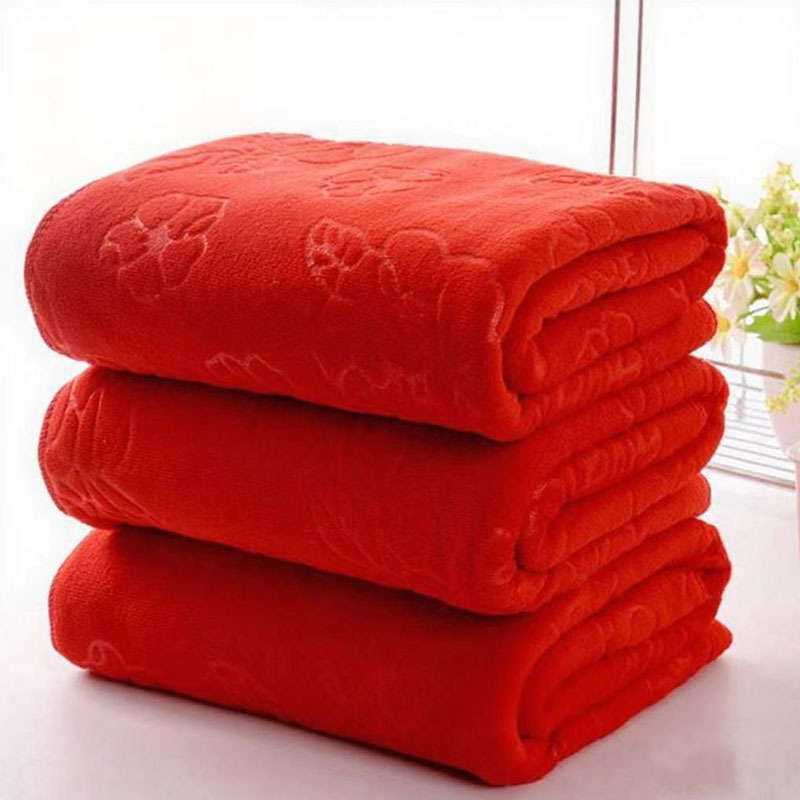 Factory wholesale big red bath towel ultra-fine fiber wedding return embossed Xi word absorbent thick soft 70*140
