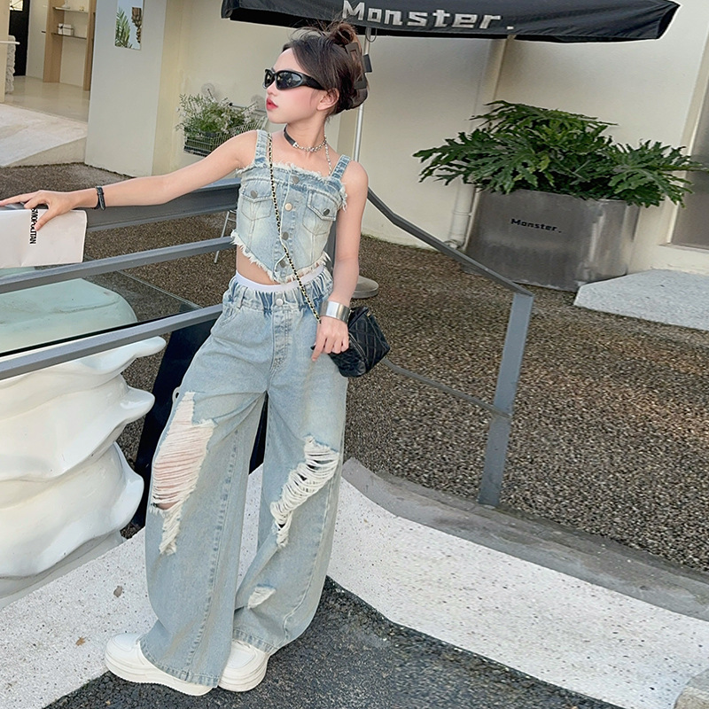 Летний костюм для девочек 2025, новый корейский стиль, тонкие джинсовые подтяжки с рваными штанами