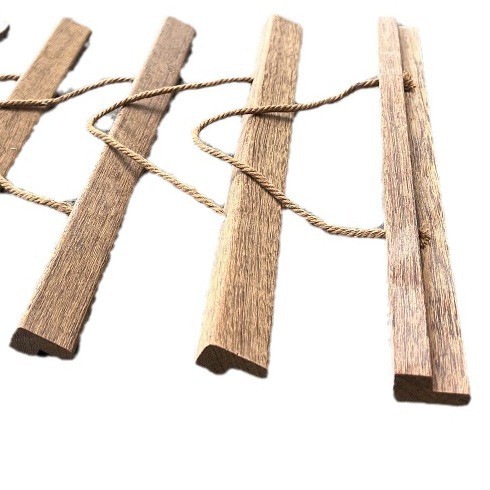 Solid wood line wholesale groove shape hanging shaft photo frame line manufacturers directly supply teak hook line photo frame hanging wood line