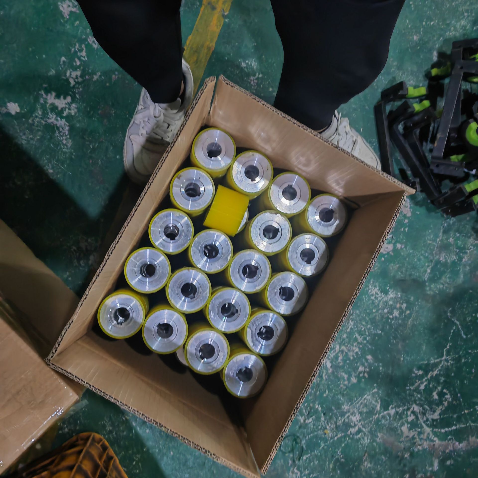 Recommended Suzhou Conductive Wear-Resistant and Oil-Resistant Polyurethane Silicone Rubber Coated Wheel Rubber Roller Heterosexual Parts Production and Renovation