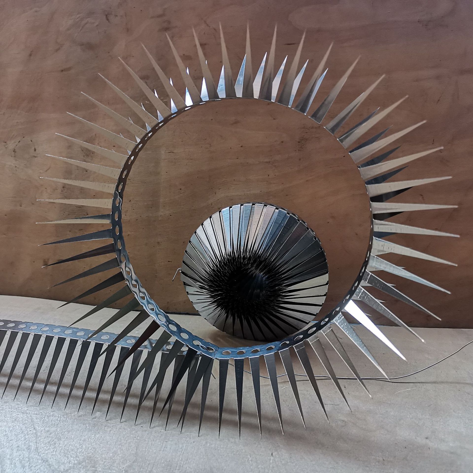 Outdoor squirrel nail anti-climbing garden fence anti-rat sting stainless steel raccoon baffle stab air conditioning exterior wall stab nail