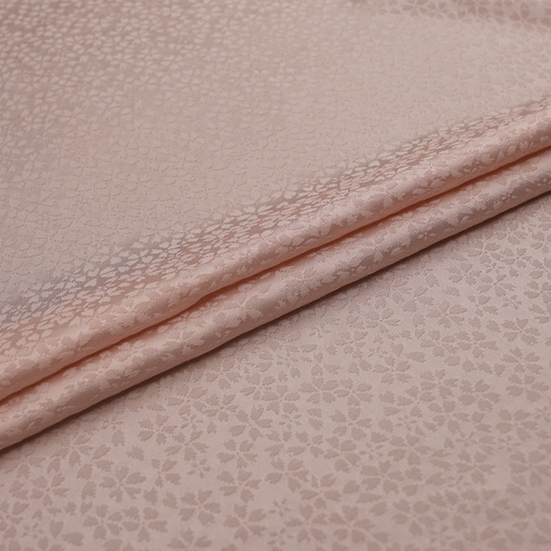 Zhang Linggen's Silk Fabric for Traditional Chinese Hanfu and Cheongsam Vests