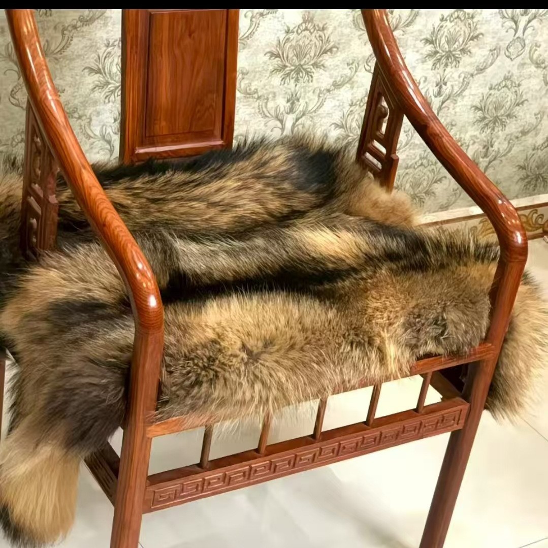 Raccoon Fur Whole Skin Manufacturer Direct Supply Original Color Whole Skin Raccoon Hat Collar Fur Strip Raccoon Skin Cushion Seat Cushion