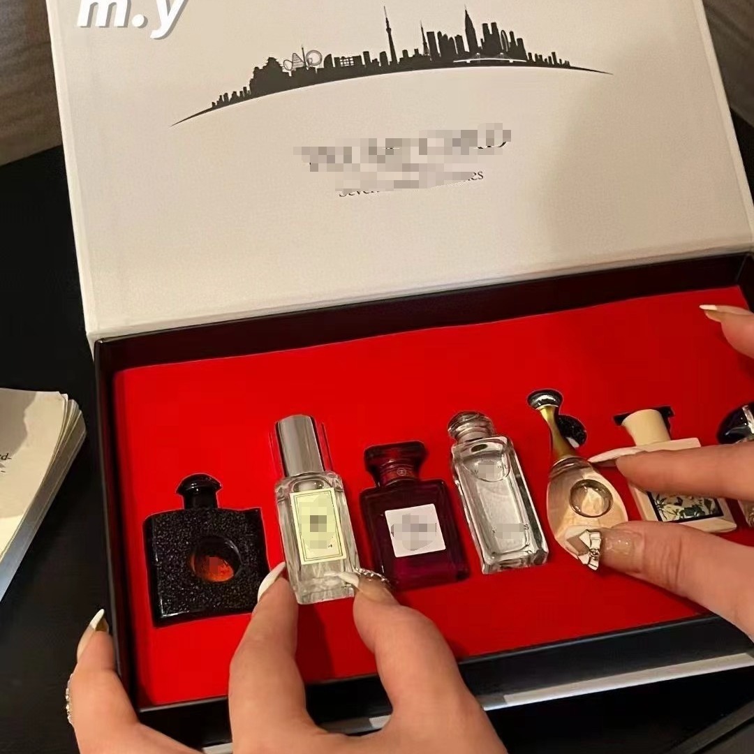 Perfume Set, Seven-Piece Set, Long-Lasting Light Fragrance Set, Gift Box, Birthday and Christmas Gift, Souvenir Gift