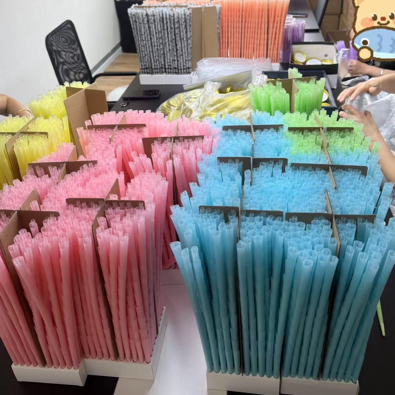 Cross-Border Amazon Factory Direct Sales Speaker Tube Wood Pulp Pre-Roll Paper Kingsize Tower Box Thousand Colorful Rollin