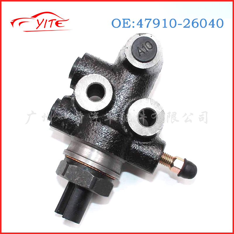 Suitable for Toyota sea lion land cooluze car brake distribution valve 47910-26040