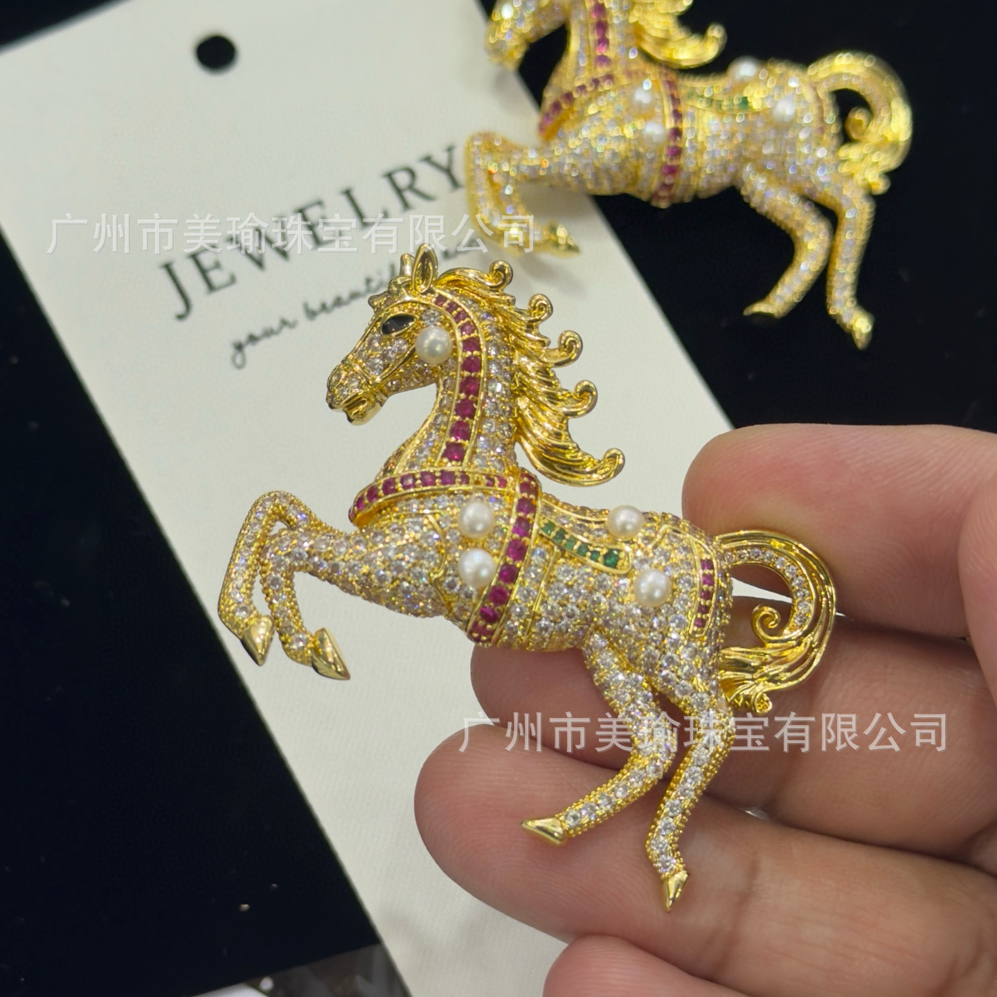 Finished Product 3-4mm Natural Pearl Zodiac Horse Brooch Niche Design Sense of Design High-End Brooch for Men and Women in Their Zodiac Year