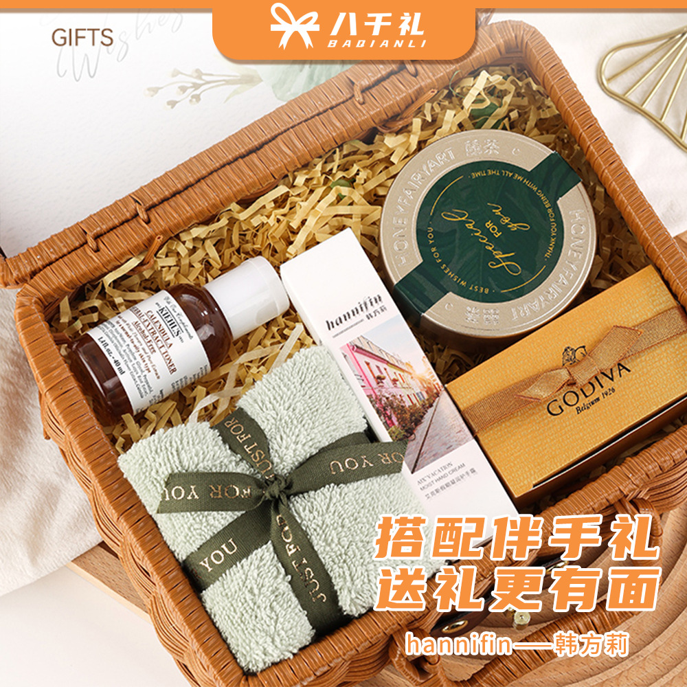 Han Fangli Hand Cream is not greasy, moisturizing and moisturizing portable mini bridesmaid wedding wedding ceremony
