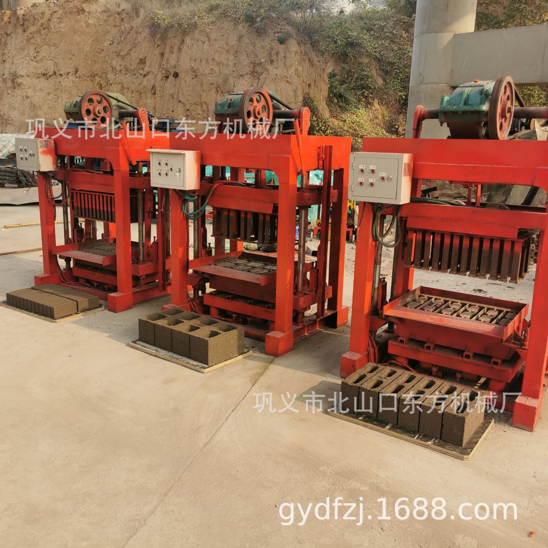 Domestic Household Factory Purchase Multiple Semi-automatic Brick Making Machine 400*150*200 High-efficiency Hollow Brick Machine