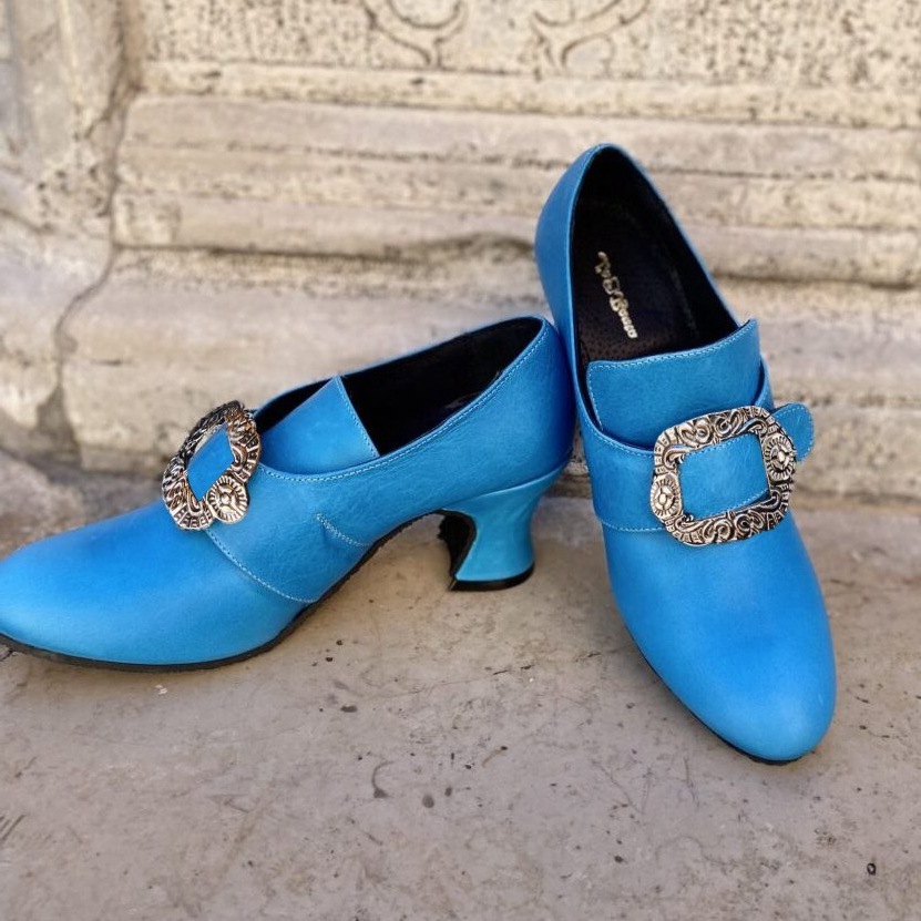 Независимые кроссовки Amazon для кросс-бордерной торговли, новые европейские и американские ретро, 18 средневековых ренессансных женских туфель на Хэллоуин