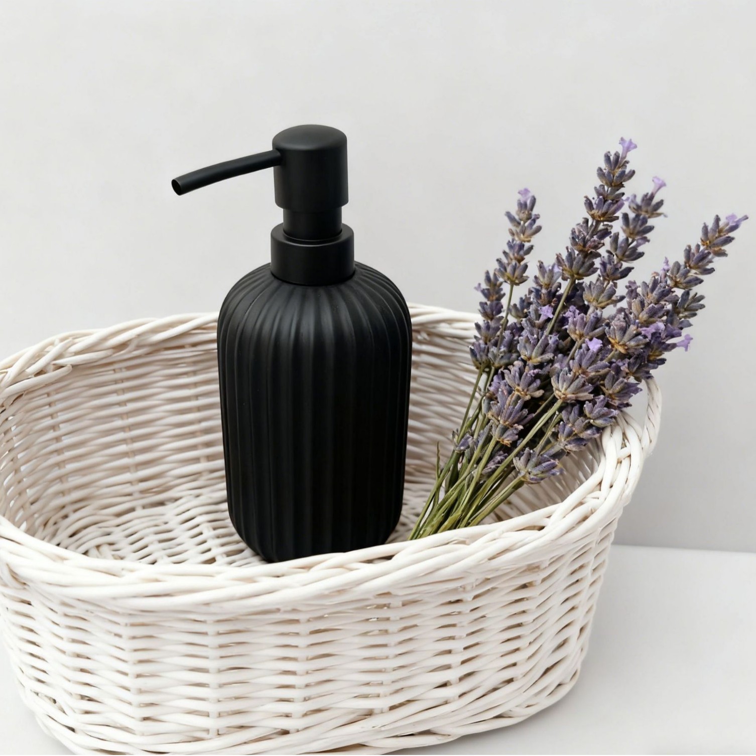 25 Nordic Light Luxury Resin Bathroom Lotion Bottles with High Appearance Value for Hotel and B&B Care