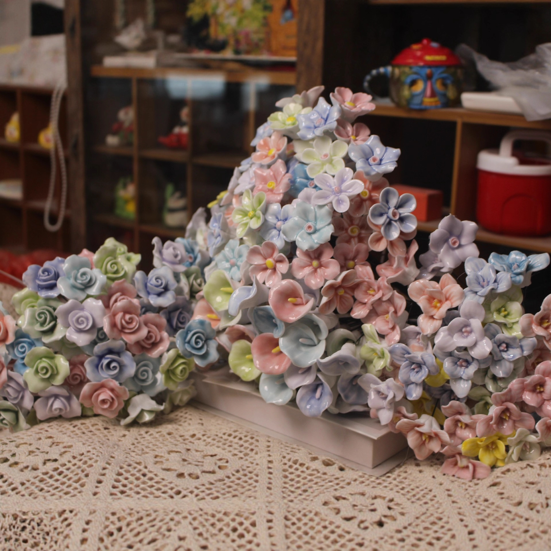 Jingdezhen Ceramic Eternal Flowers, High-Temperature Ceramic Flowers for Street Stalls and Night Markets, Artificial Flowers for Creative Gifts and Cultural and Creative Products