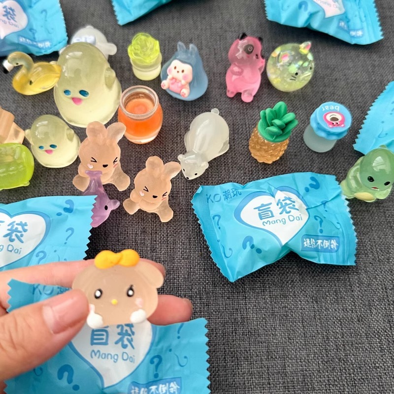Glow-In-The-Dark Stereo Cartoon Blind Bag Miniature Animal Model Shiny at Night Kidsren's Toy Ornaments Summer Vacation Gift