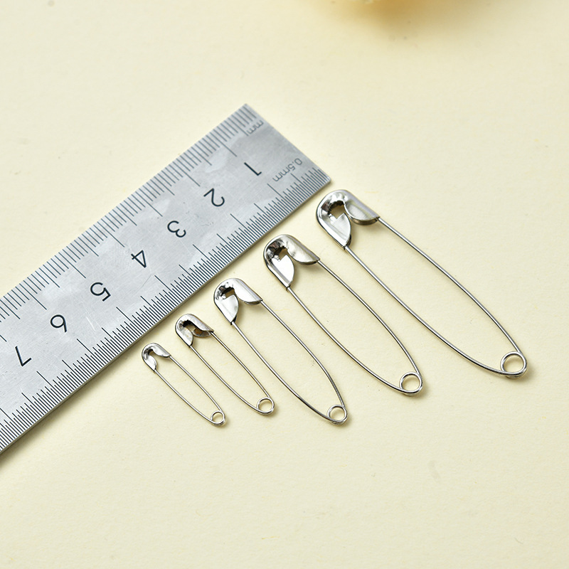 Source Manufacturer Barrel-Packed Nickel-Plated Safety Pins, Paper Clips, Simple Large Pins, Tube-Packed Children's Office Supplies