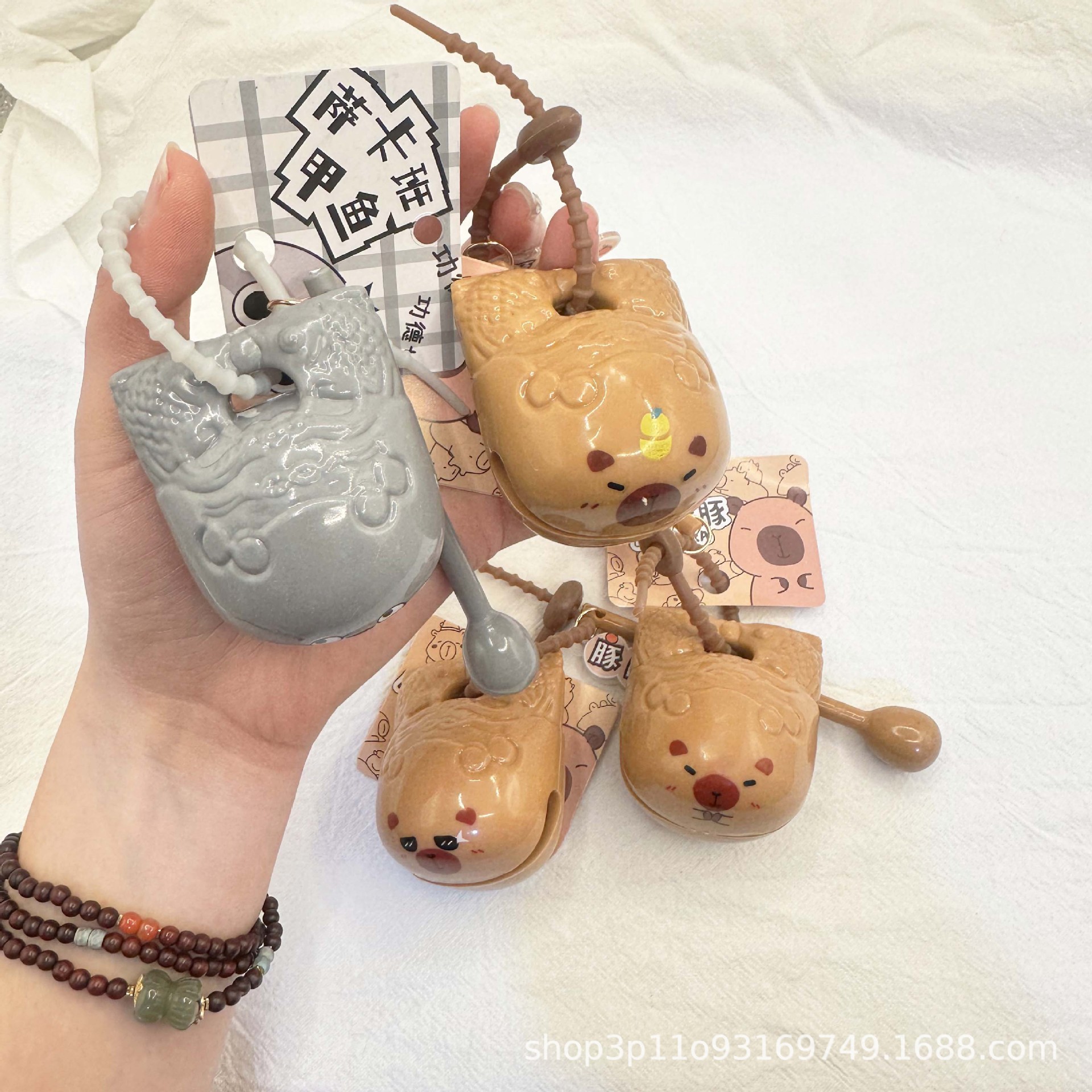 Merit Wooden Fish Decompression Keychain Kapibara Small Pendant Cartoon Book Creative Cute Toy Decompression