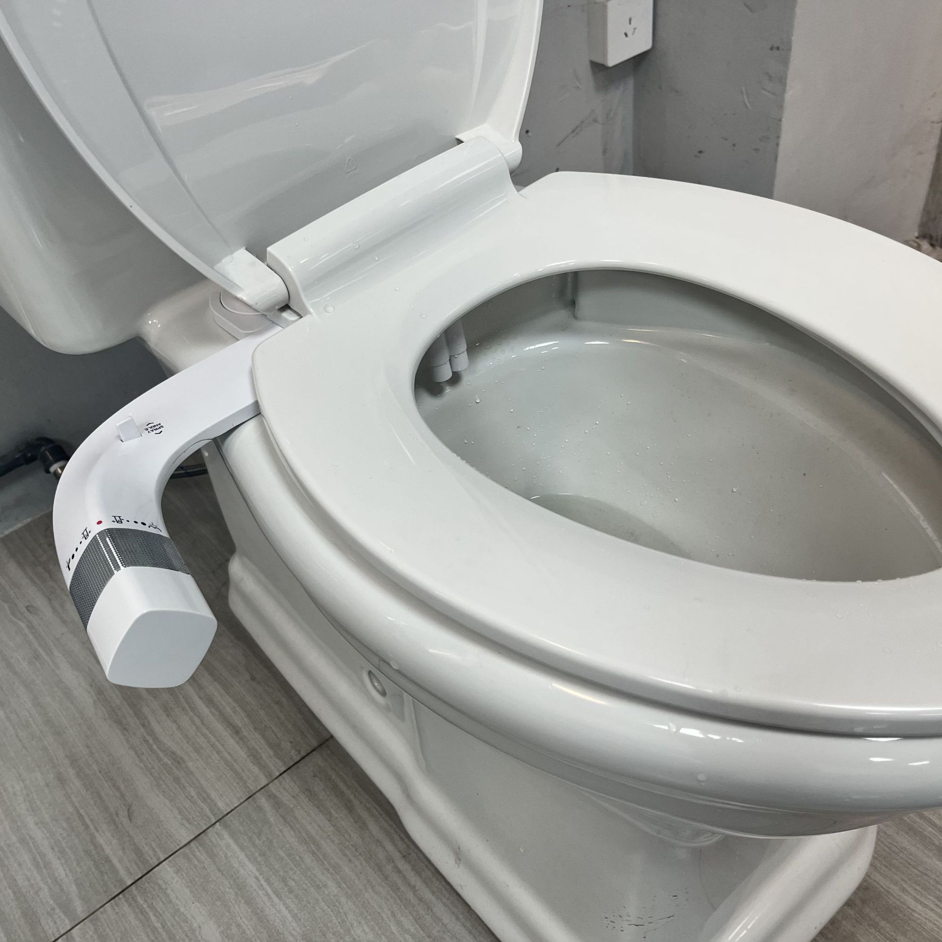 Popular Foreign Trade Cross-Border Small Volume One-Click Quick-Release Bidet Nozzle Adjustable Angle Ultra-Thin Butt Cleaning Artifact