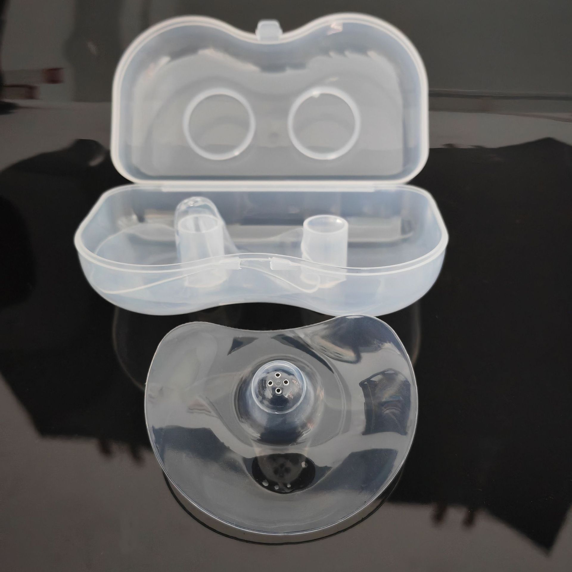 Food Grade Liquid Silicone Nipple Protector Boxed Triangular Breastfeeding Auxiliary Nipple Paste Mother and Baby Products Wholesale