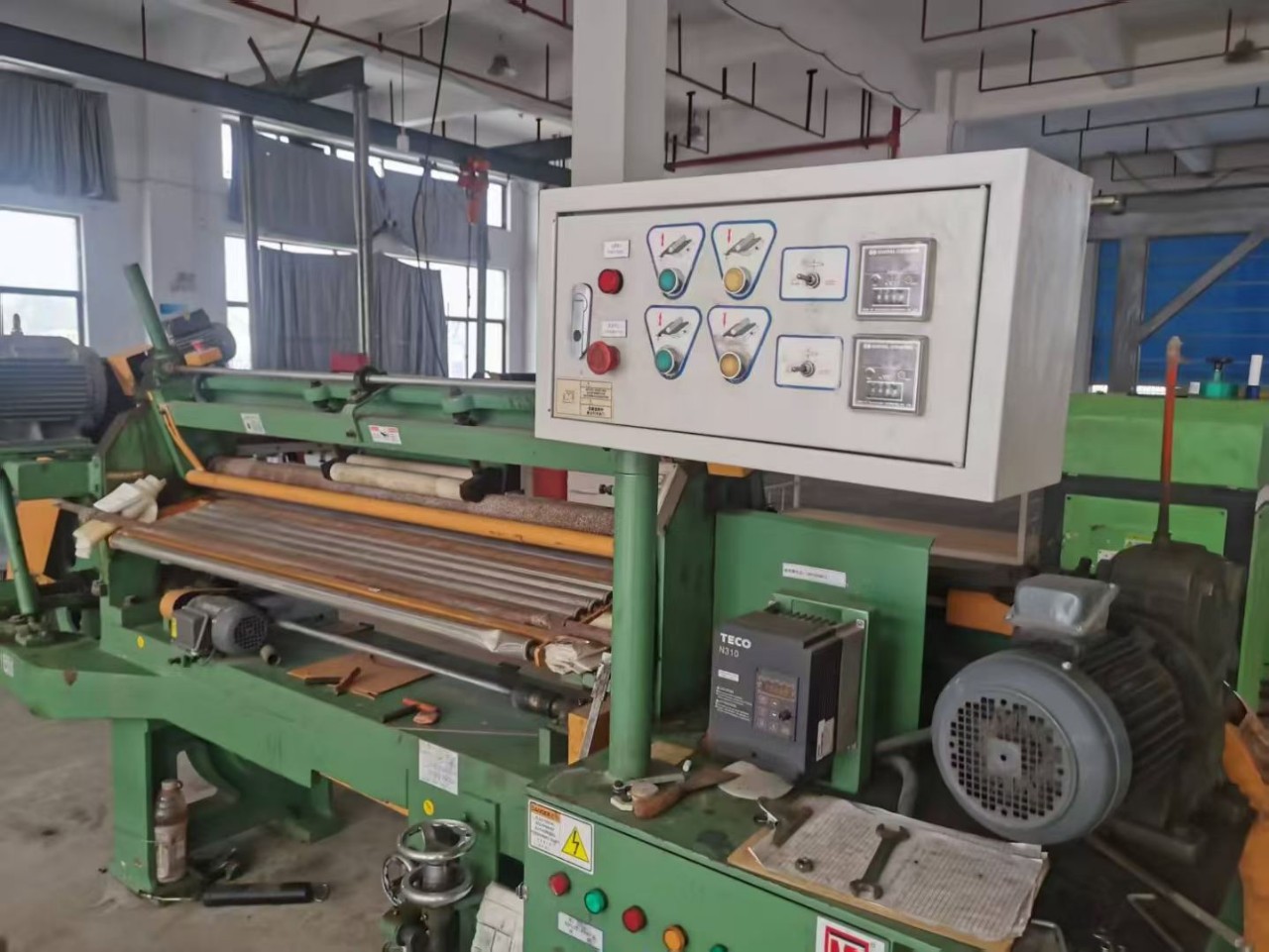 90% Новый Mude 1800 Высокоскоростная машина для разделения EVA