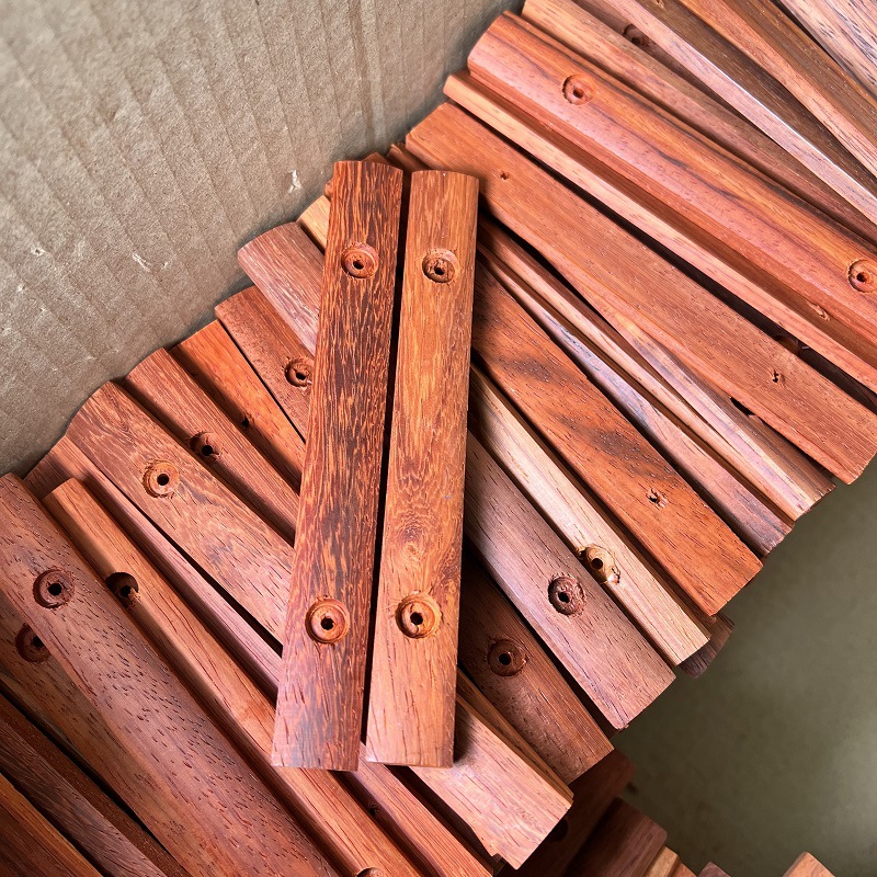 Solid wood hanging shaft line wholesale couplet hanging picture New Year picture wood line perforated indoor porch safflower pear hanging shaft wood strip