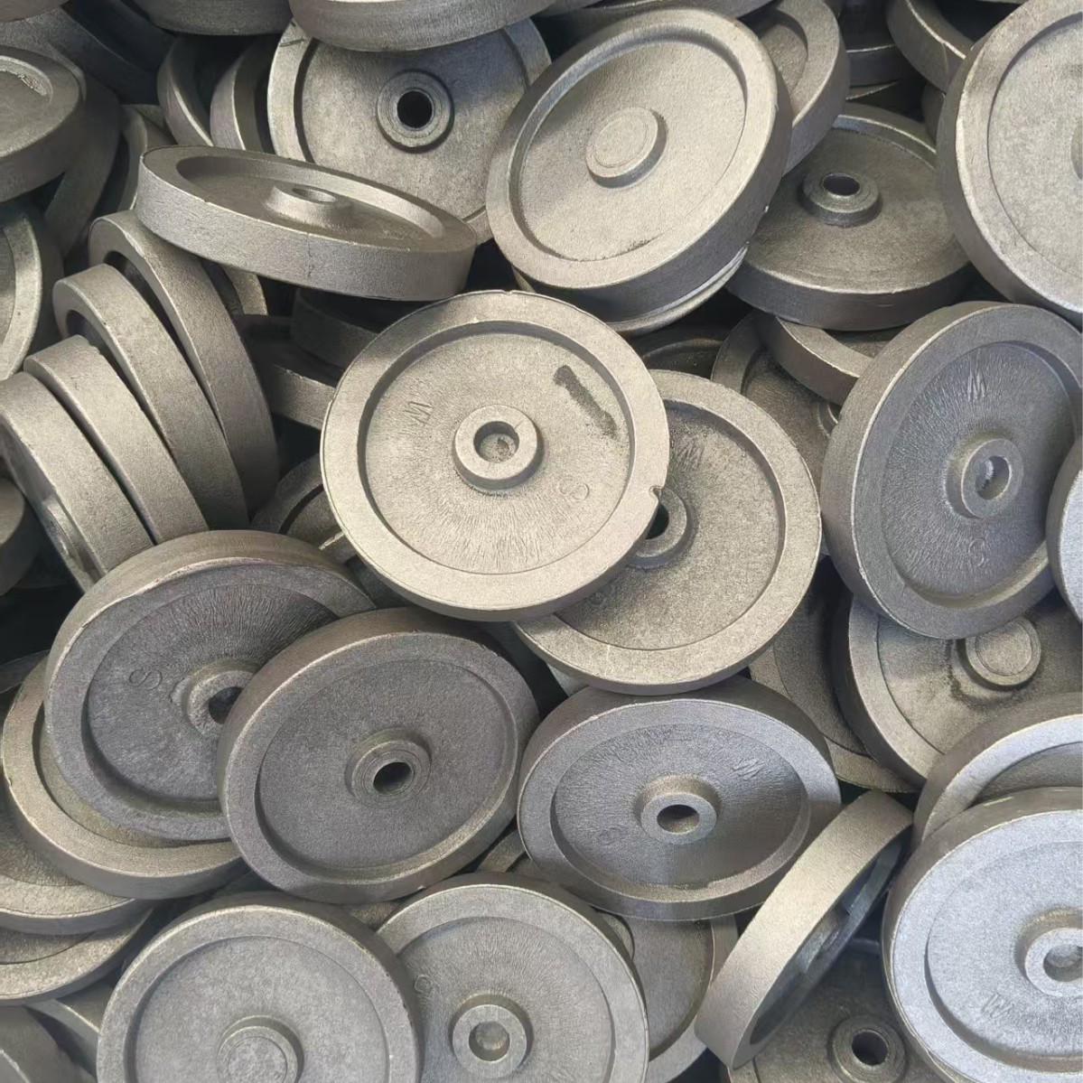Customized Forgings, Rough Forgings, Red Punching Parts, Steel Bearing Forging, Die Forging, Transmission Shaft Gear Flange